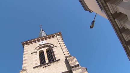 À Ceyrat (Puy-de-Dôme), la question du son des cloches la nuit divise les habitants. Pour clore le débat, la mairie a lancé un référendum.&nbsp;
 (CAPTURE D'ÉCRAN FRANCE 3)