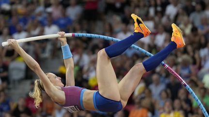 Mondiaux d'athlétisme : souples ou dures, en carbone ou fibre de verre, de tailles variables... Comment les sauteurs choisissent leurs perches