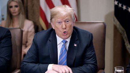 Donald Trump lors d'une réunion du cabinet à la Maison Blanche, mercredi 18 juillet 2018 à Washington (Etats-Unis). (OLIVIER DOULIERY / CONSOLIDATED NEWS PHOTOS / AFP)