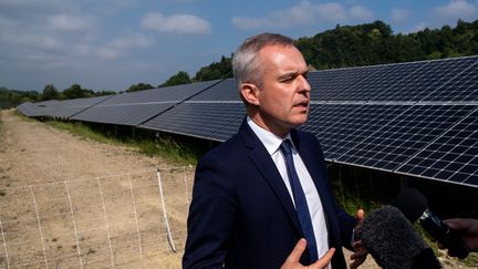 François de Rugy lors de l'inauguration d'une centrale photovoltaïque à Baud (Morbihan), le 8 juillet 2019. (MARTIN BERTRAND / HANS LUCAS / AFP)