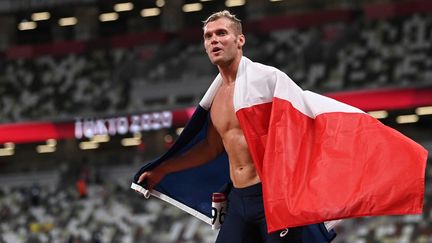 Après Rio en 2016, Kevin Mayer a remporté une deuxième médaille d'argent olympique lors de l'épreuve du décathlon des JO de Tokyo. (JONATHAN NACKSTRAND / AFP)