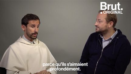 Ils sont prêtres tous les deux. Marc est tombé amoureux de l'une de ses paroissiennes et a été suspendu à cause de cet amour. Paul-Adrien quant à lui considère qu'un prêtre doit rester célibataire. Conversation.