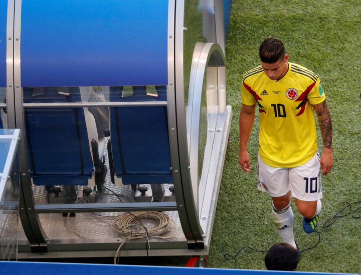 Le Colombien James Rodriguez sort sur blessure lors de la rencontre contre le Sénégal, le 28 juin à Samara (Russie). (DAVID GRAY / REUTERS)