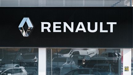 Une concession Renault à Morzine (Haute-Savoie), le 29 mai 2020. (JEAN-BAPTISTE PREMAT / HANS LUCAS)