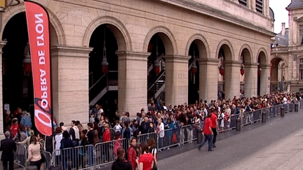 Samedi 10 mai, 15 000 personnes ont participé à l'opération portes ouvertes à l'Opéra de Lyon
 (France 3 Culturebox)