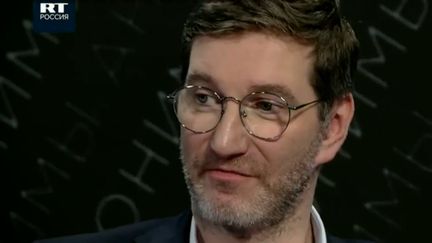 Anton&nbsp;Krasovsky sur le plateau d'une émission diffusée sur RT, le 20 octobre 2022. (RT)