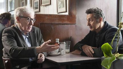 Woody Allen et John Turtutto en pleine reconversion professionnelle dans "Fading Gigolo"...
 (Jojo Whilden / AP / Sipa)