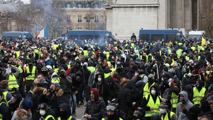 Des "gilets jaunes" manifestant le 12 janvier à Paris. (?TATIF/WOSTOK PRESS / MAXPPP)