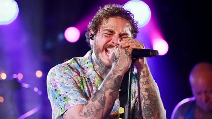 Le rappeur et producteur américain Post Malone sur le Bud Light's Dive Bar Tour à New York, le 5 août 2019. (RICH FURY / GETTY IMAGES NORTH AMERICA)