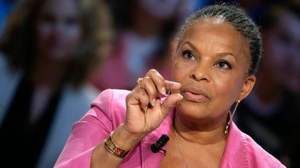 La ministre de la Justice,&nbsp;Christiane Taubira, au "Grand Journal" de Canal+, le 13 mars 2014. (KENZO TRIBOUILLARD / AFP)