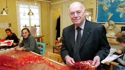 François Lesage dans son atelier de broderies à Paris
 (Lydie / SIPA)