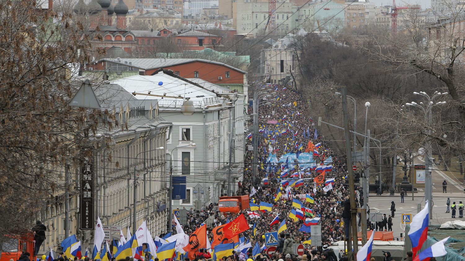 Russian marches. Марш мира 2014 Москва. Марш мира в Москве. Протесты в Москве 2014. Митинги 2014 в Москве.