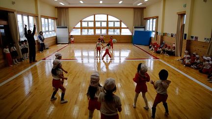 le risque est grand de voir nombre de ces enfants, selon les spécialistes, développer des comportements asociaux ou, plus grave pour certains, de se suicider. (REUTERS/Toru Hanai)