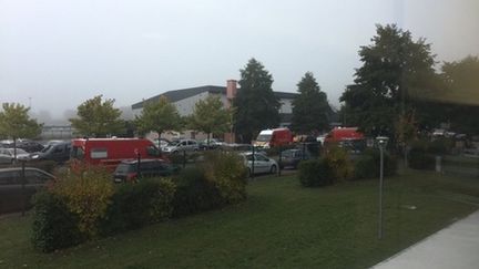 Le secteur du lycée Robert-Garnier, à&nbsp;La Ferté-Bernard (Sarthe), a été bouclé le&nbsp;18 octobre 2016 dans la matinée après l'intrusion d'un individu non armé. (ENZORGR)