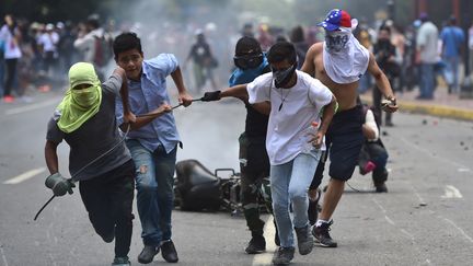 48 heures après l'élection de la nouvelle Assemblée constituante, les adversaires de Nicolas Maduro ne désarment pas. (RONALDO SCHEMIDT / AFP)