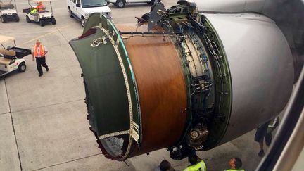 Un boeing 777 d'United Airlines a atterri d'urgence à Honolulu (Hawaï, Etats-Unis), le 13 février 2018, après qu'une partie du réacteur s'est détachée en plein vol. (AP / SIPA)