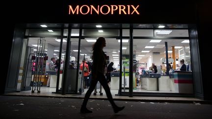 Un magasin Monoprix, le 5 octobre 2013 à Paris. (KENZO TRIBOUILLARD / AFP)