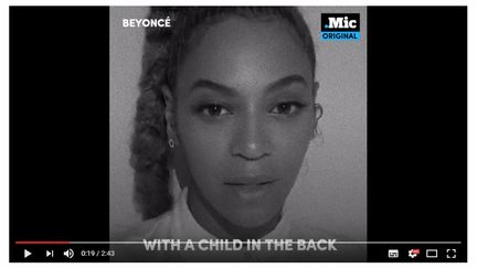 Beyoncé dans la vidéo "23 Ways You Could Be Killed If You Are Black in America" 
 (saisie écran .Mic Original)