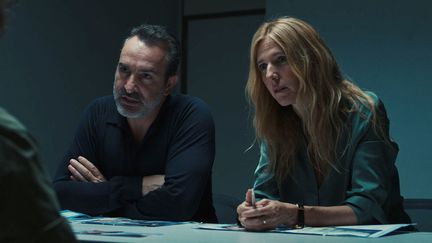 "Novembre" avec Sandrine Kiberlain et Jean Dujardin (Copyright 2021 RECIFILMS)