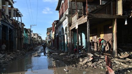 Un quartier de l'ouest de Haïti en ruine après le passage de l'ouragan. 7 octobre 2016.&nbsp; (HECTOR RETAMAL / AFP)