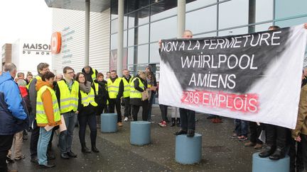 Une manifestation des salariés de&nbsp;whirlpool à Amiens, le 2 février 2017. (MAXPPP)