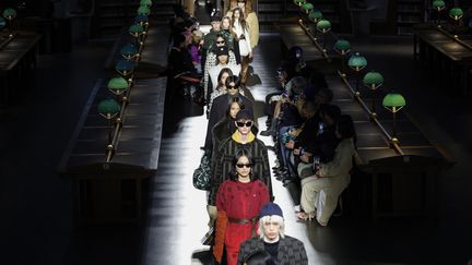 Défilé Kenzo prêt à porter Automne-Hiver 2024-25, dans la salle ovale de la Bibliothèque nationale de France, Paris Fashion Week masculine, le 19 janvier 2024. (GEOFFROY VAN DER HASSELT / AFP)