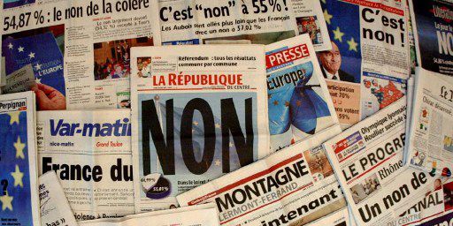 Unes de la presse française au lendemain de la victoire du «non», lors du référendum sur la Constitution de l'UE (29 mai 2005).  (AFP - Gabriel Bouys)