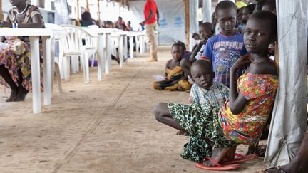 Des enfants sud-soudanais dans le camp de réfugiés de Imvepi (Ouganda), le 27 juin 2017. (GIOIA FORSTER / DPA / AFP)