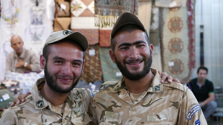 &nbsp; (Des militaires à Ispahan. Les Iraniens sont accueillants et ouverts © E Langlois)