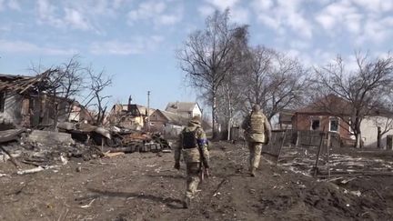 Guerre en Ukraine : un village ukrainien libéré.
&nbsp; (FRANCEINFO)