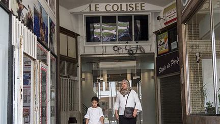 Salles insonorisées, fauteuils design, projecteurs dernier cri... l'ancien cinéma Le Colisée, à Rabat, a été refait de fond en comble. (Fadel Senna /AFP)