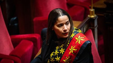 La députée de Mayotte Estelle Youssouffa à l'Assemblée nationale lors d'une session de questions au gouvernement, le 9 mai 2023. (XOSE BOUZAS / HANS LUCAS / AFP)