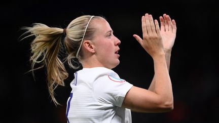 L'aillière anglaise Beth Meade, lors du match d'ouverture de l'Euro, le 6 juillet 2022. (FRANCK FIFE / AFP)