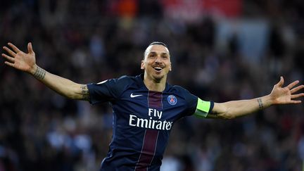 Zlatan Ibrahimovic lors du match PSG-Nantes au Parc des Princes, à Paris, le 14 mai 2016. (FRANCK FIFE / AFP)