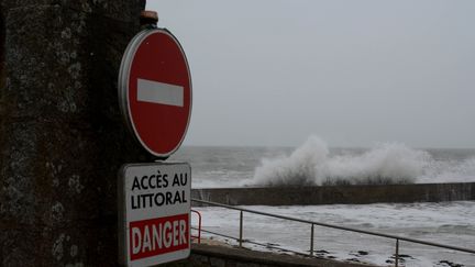 La tempête Eleanor à Batz-sur-Meri (Loire-Atlantique), le 3 janvier 2018. (QUENTIN TRIGODET / CROWDSPARK / AFP)