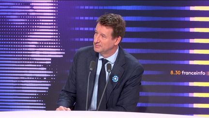 Yannick Jadot, sénateur EELV de Paris, était l'invité du 8h30 franceinfo jeudi 9 novembre 2023 (FRANCEINFO / RADIOFRANCE)