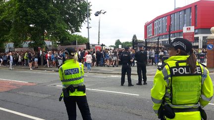 Un concert, avec à l'affiche des groupes locaux, a attiré 50 000 spectateurs, à Manchester (Royaume-Uni) samedi 27 mai, quatre jours après l'attentat meurtrier. (RADIO FRANCE / SÉBASTIEN BAER)