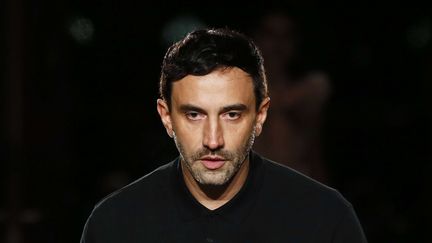 Riccardo Tisci lors d'un défilé Givenchy à Paris le 20 janvier 2017
 (Francois Mori / AP / Sipa)