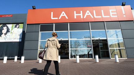 &nbsp; (, La Halle aux Vêtements, verra la fermeture de 174 magasins sur 620 © maxppp)