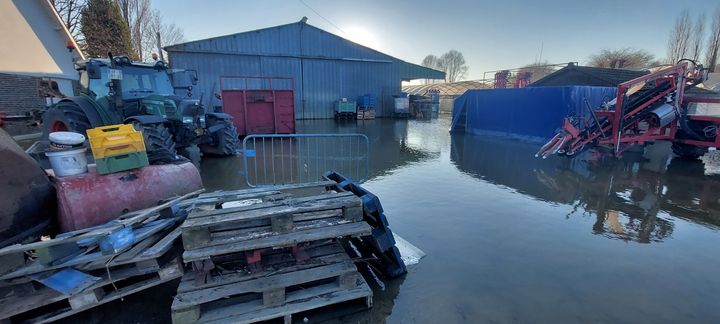 L'exploitation de Benoît-Joseph Berteloot à Clairmarais (Pas-de-Calais), le 9 janvier 2024. (FABIEN MAGNENOU / FRANCEINFO)