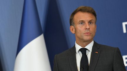 Le président Emmanuel Macron lors d'une conférence de presse à Belgrade (Serbie), le 29 août 2024. (ALMIR HAMZAGIC / AFP)