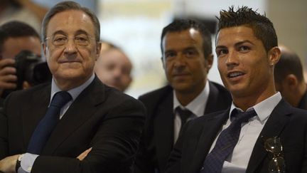 Le président du Real Madrid Florentino Pérez et la star portugaise Cristiano Ronaldo