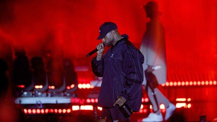 Le rappeur Booba lors du festival des Francofolies à La Rochelle (Charente-Maritime), le 15 juillet 2022. (ROMAIN PERROCHEAU / AFP)