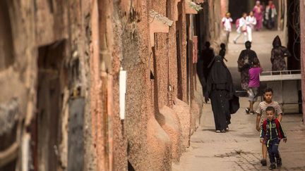 Dans les rues du Mellah, le vieux quartier juif de Marrakech (Maroc), le 13 octobre 2017 (FADEL SENNA / AFP)