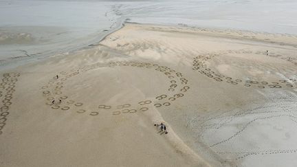 Le compte à rebours est lancé dans la baie du Mont-Saint-Michel (JEAN-SEBASTIEN EVRARD / AFP)