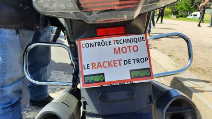 Thousands of angry bikers, including 10,000 in Paris according to organizers, gathered.  (WILLY MOREAU / RADIOFRANCE)