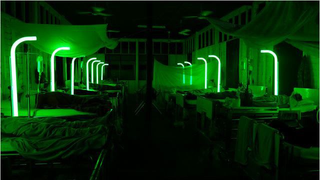 "Cemetery Splandour" de Apichatpong Weerasethakul 
 (Pyramide Distribution)