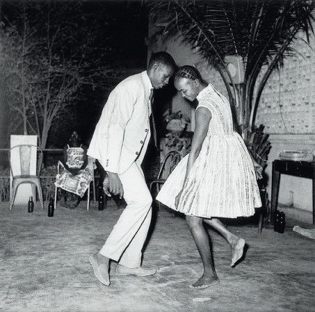 &nbsp; (Malick Sidibé, Nuit de noël, 1965.)