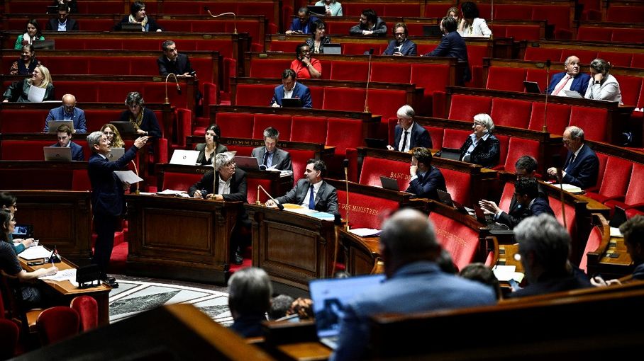 Budget 2025 : Les Députés Votent En Faveur D'un Nouvel Impôt Sur Le ...