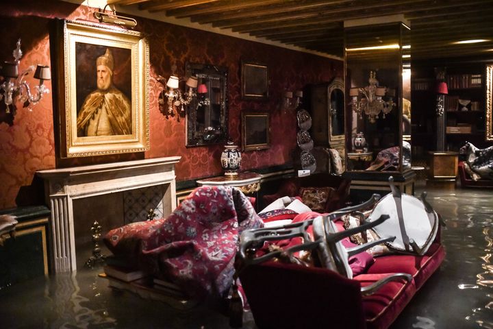 Une pièce du Gritti Palace, le 12 novembre 2019 à Venise (Italie). (MARCO BERTORELLO / AFP)